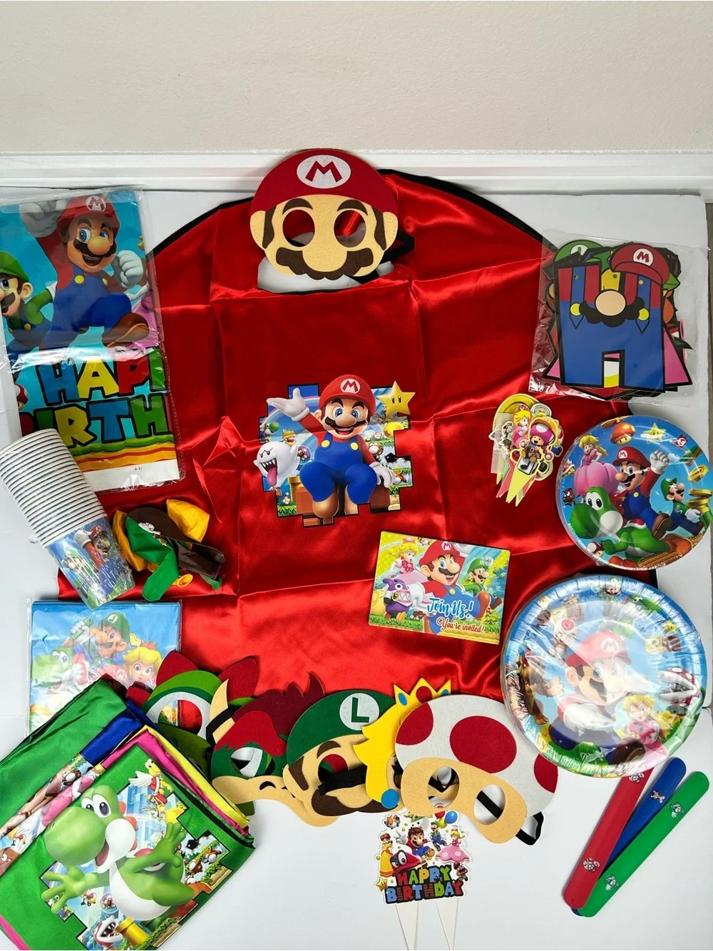Super Mario Birthday Party Supplies Kit 133 Pc Plates Banner Balloons Favors NEW
